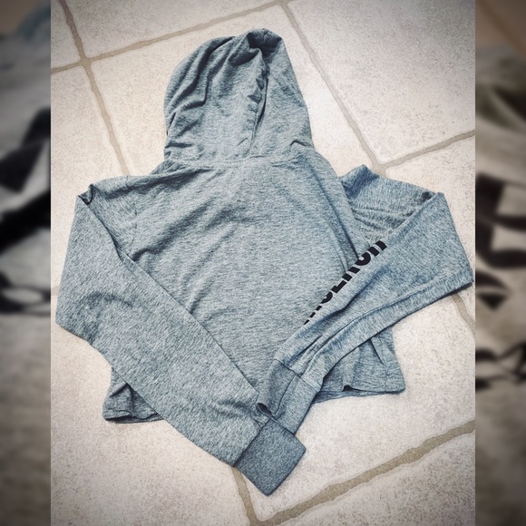 Crop Top Hoodie - Picture 3 of 5